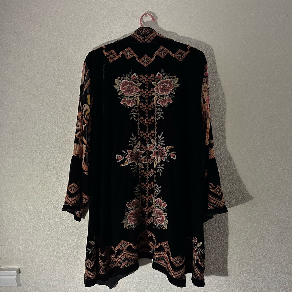 GORGEOUS John Mark Embroidered Kimono 1X